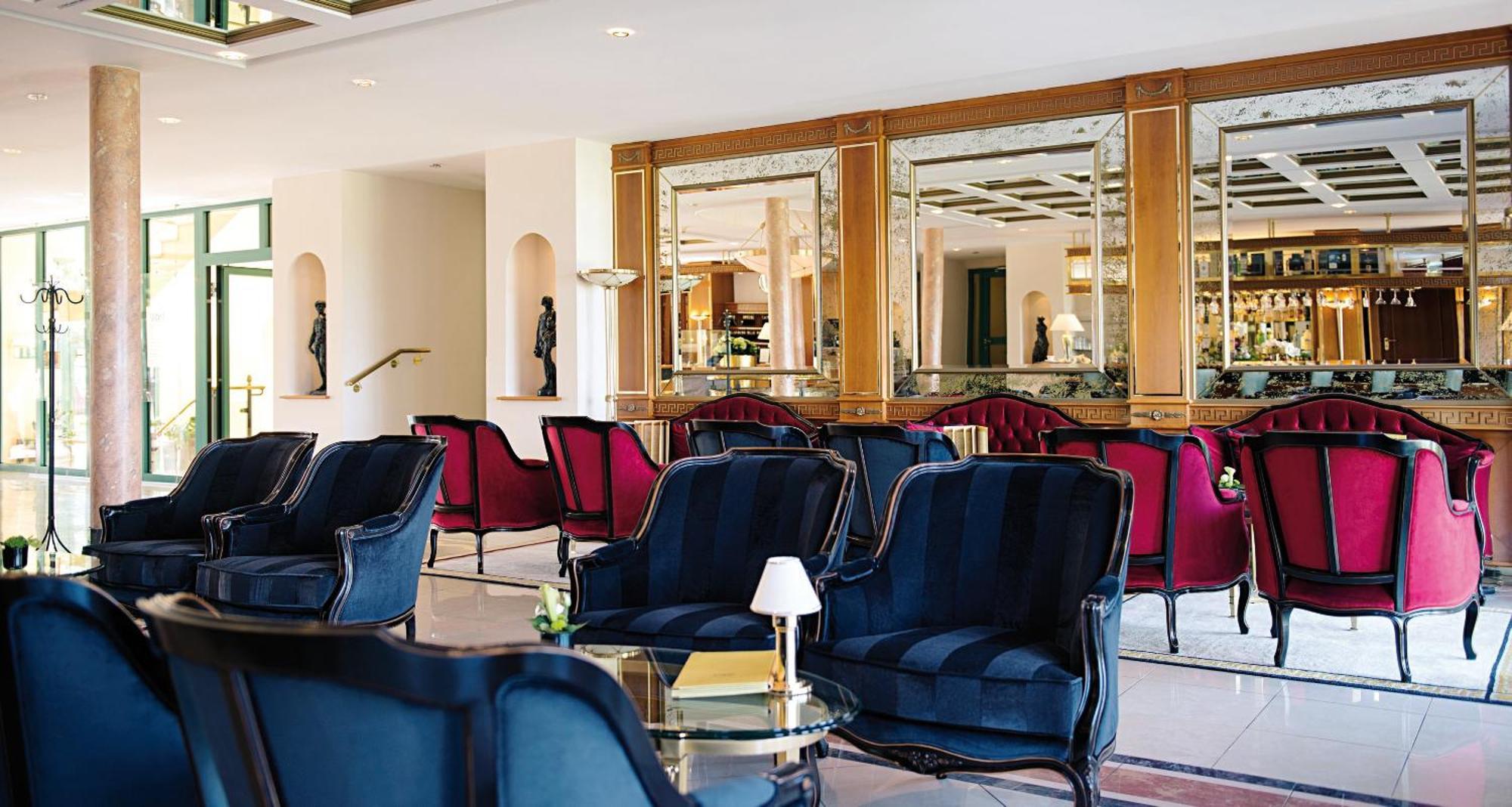 Victor'S Residenz-Hotel Schloss Berg 네니히 외부 사진 The lobby